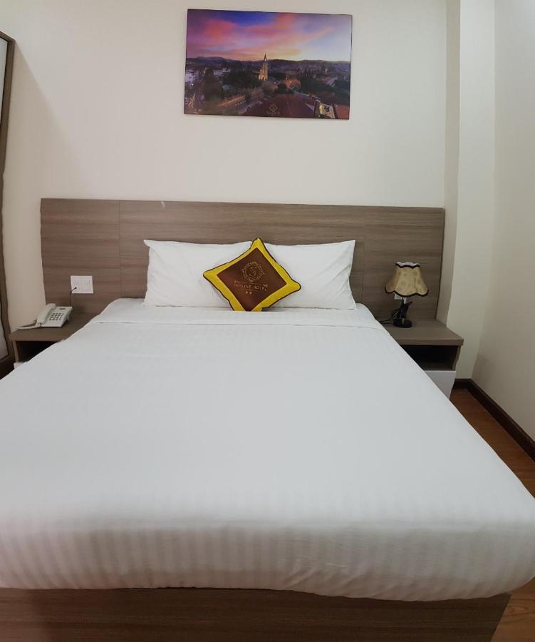 דה לאט Skyline Hotel מראה חיצוני תמונה